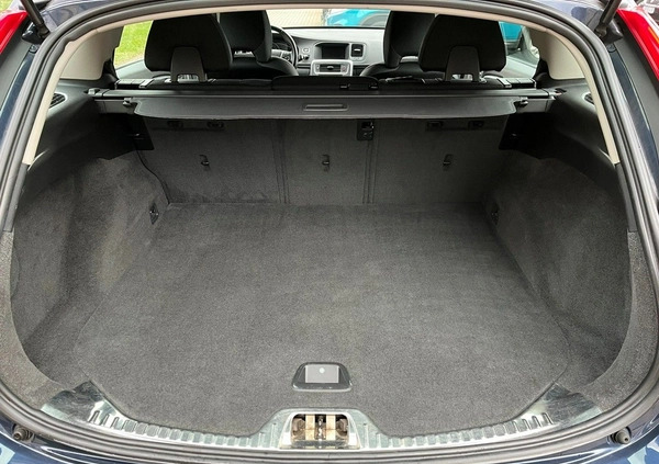 Volvo V60 cena 40900 przebieg: 200000, rok produkcji 2014 z Opole małe 562